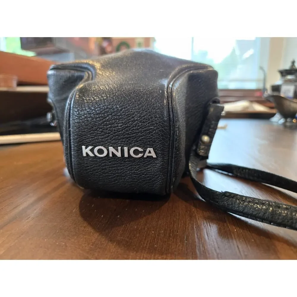 Vtg KONICA Autoreflex A 35mm Camera F=52mm 1:18 Lens & Leather Case & UV Filter